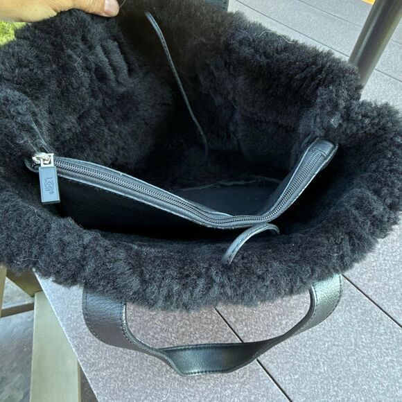 UGG Australia Black Suede leather Shearling Sherpa Sheepskin TopHandle Tote Hand - Picture 5 of 7